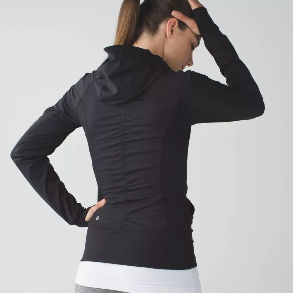 🍋lululemon In Flux Jacket - Picture 2 of 8